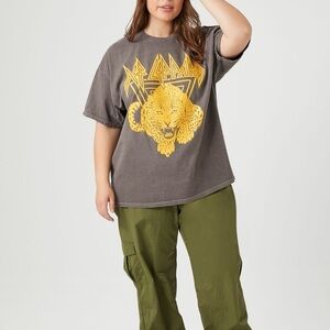 Def Leppard Graphic Woman’s Short Sleeve Cotton Tee Shirt. Size M Brown/Yellow.